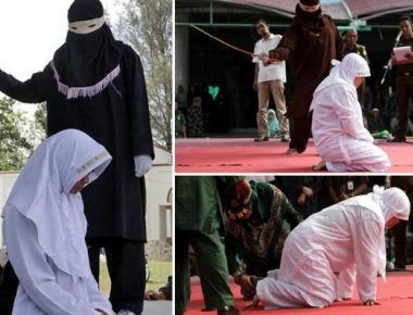 Ινδονησία: Άνδρες και γυναίκες δέχτηκαν δημόσιο μαστίγωμα - Ο Ισλαμικός νόμος που τους επιβλήθηκε (φωτό)